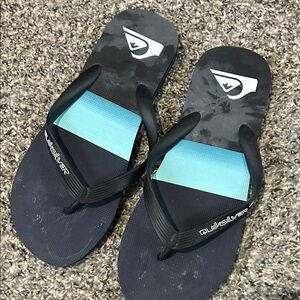 Quiksilver Men's Black and Aqua Flip Flops